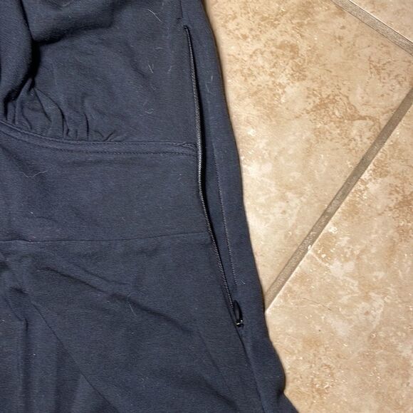 Black dress   - Picture 3 of 4